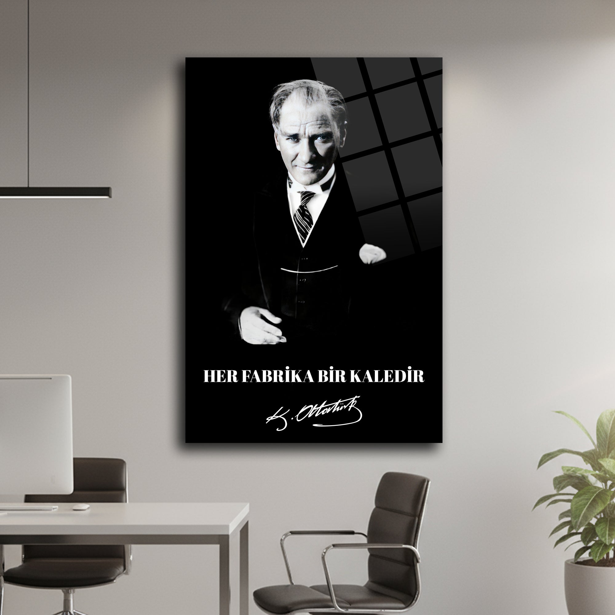 Her Fabrika Bir Kaledir Cam Tablo