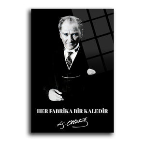 Her Fabrika Bir Kaledir Cam Tablo