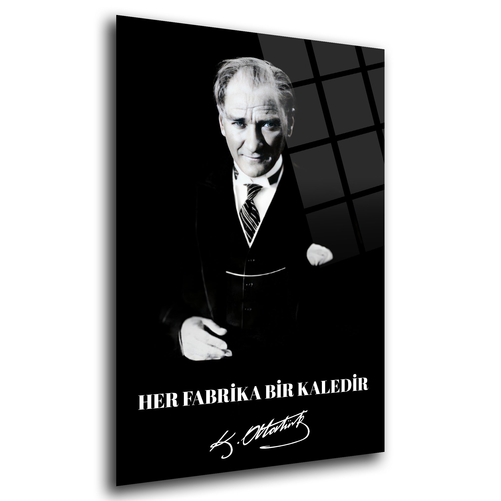 Her Fabrika Bir Kaledir Cam Tablo