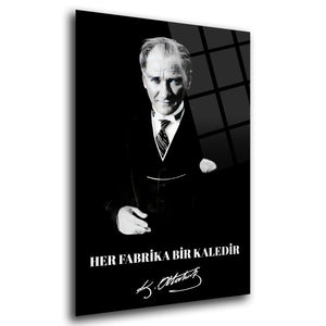 Her Fabrika Bir Kaledir Cam Tablo